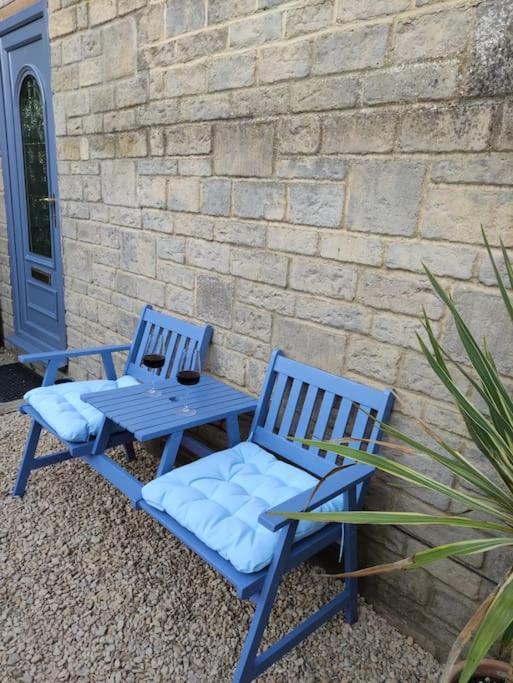 The Old Bar In Wiltshire - 1 Bedroom Guesthouse Chippenham  Eksteriør bilde
