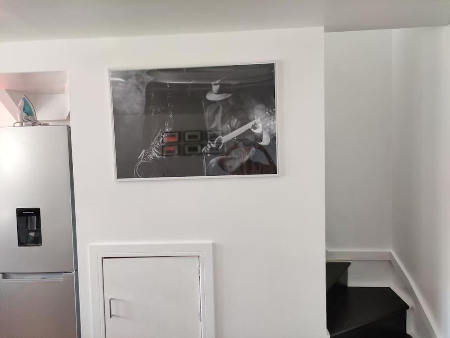 The Old Bar In Wiltshire - 1 Bedroom Guesthouse Chippenham  Eksteriør bilde